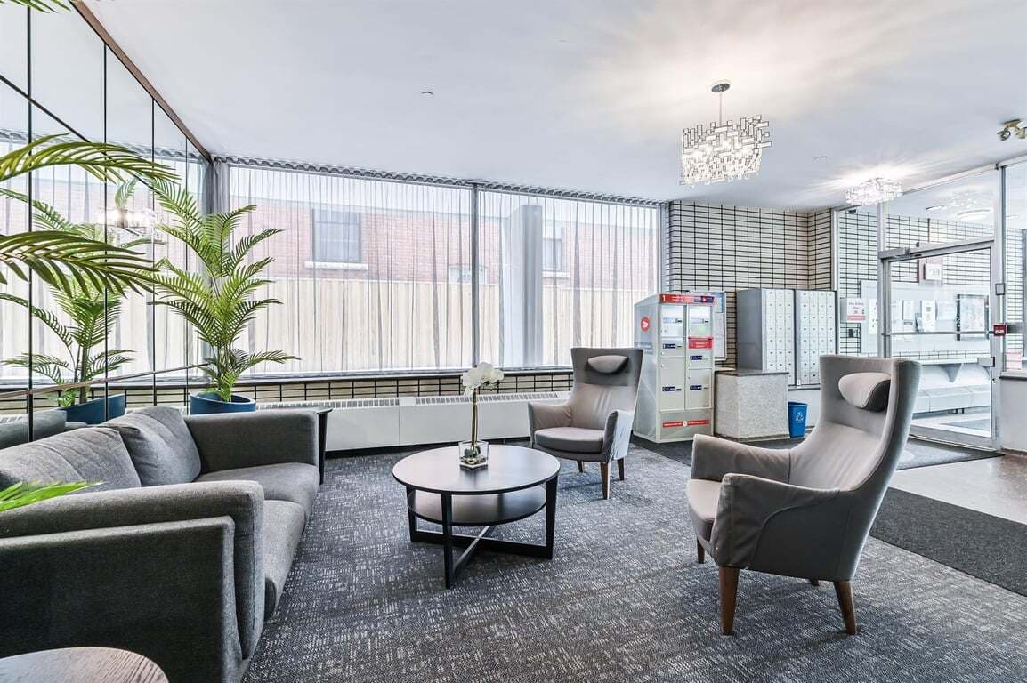 169 St. George Street - Photo 4