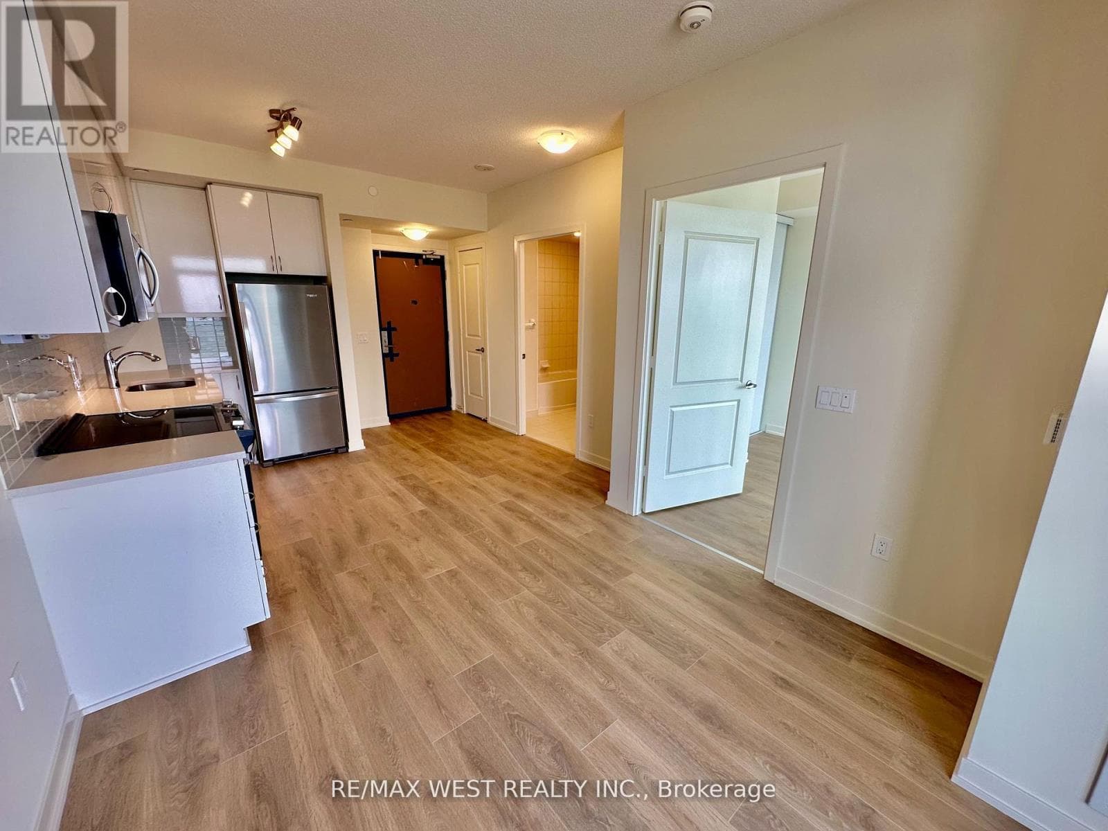 38 Annie Craig Drive - Photo 4