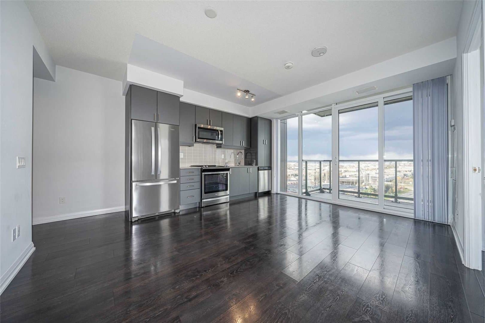 7895 Jane Street - Photo 3