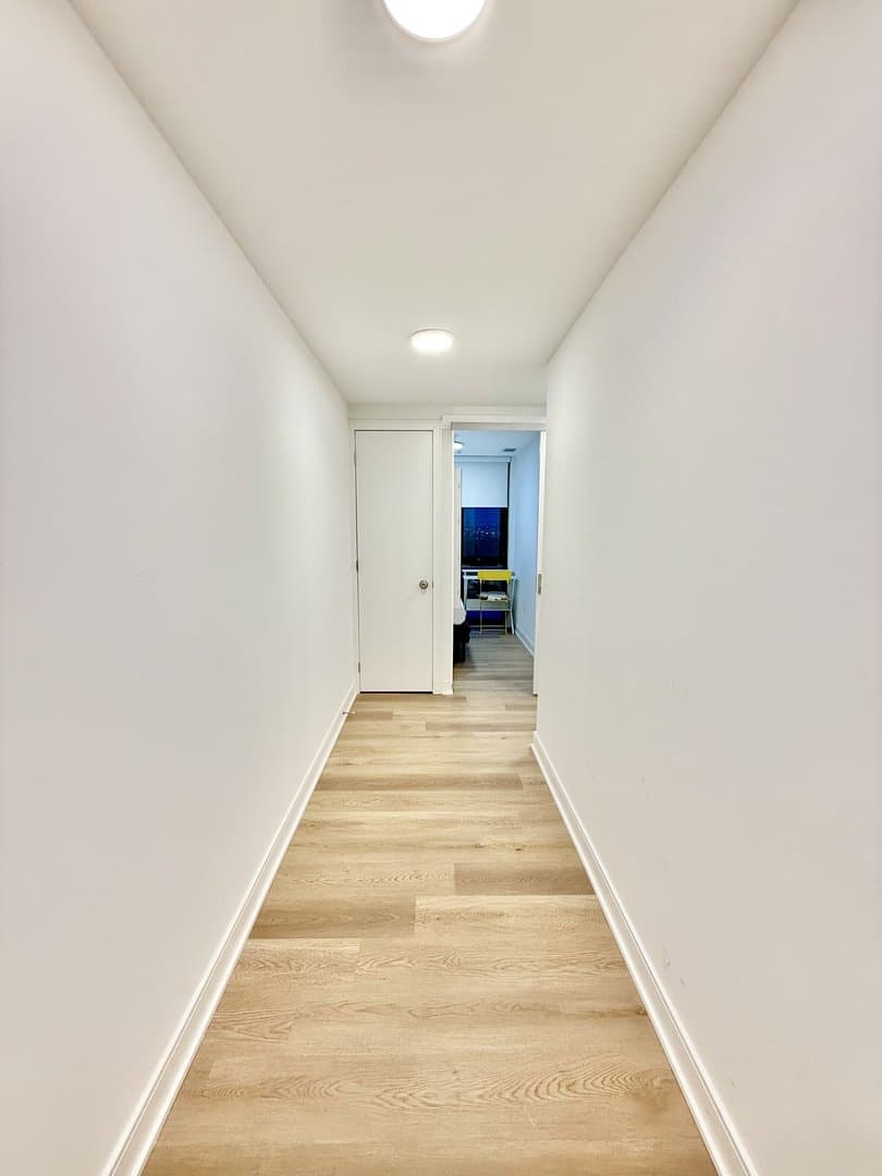 86 Dundas Street East - Photo 2