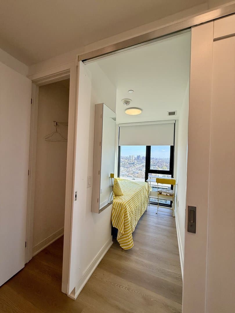 86 Dundas Street East - Photo 1
