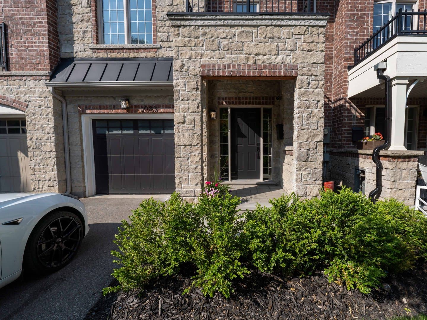2083 Grange Drive - Photo 2