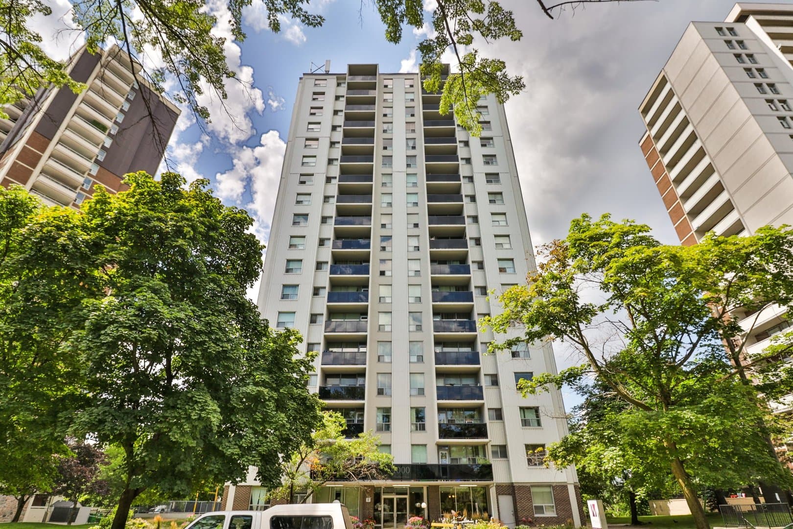 1000 Broadview Avenue - Photo 3