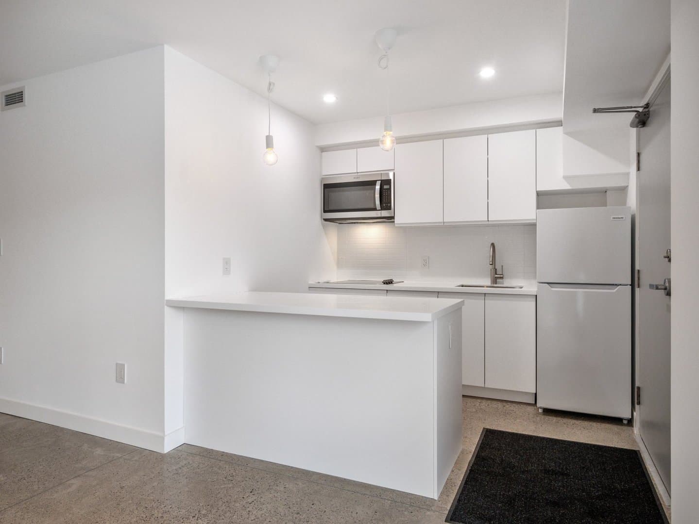 325 Sammon Avenue - Photo 4