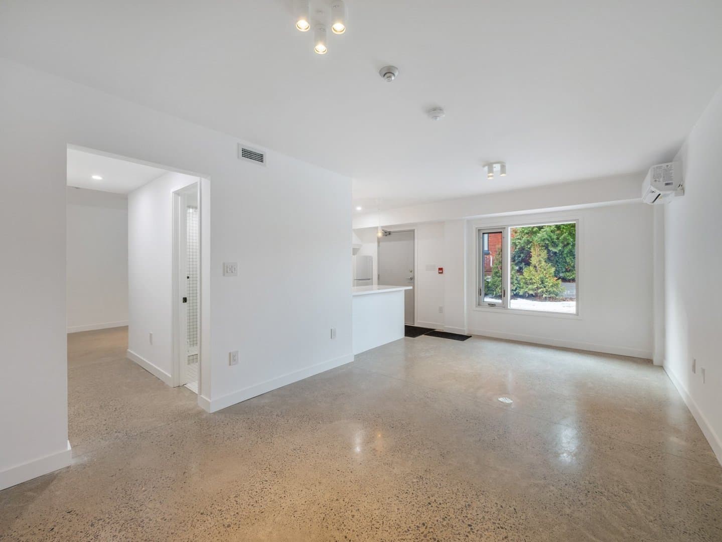 325 Sammon Avenue - Photo 2