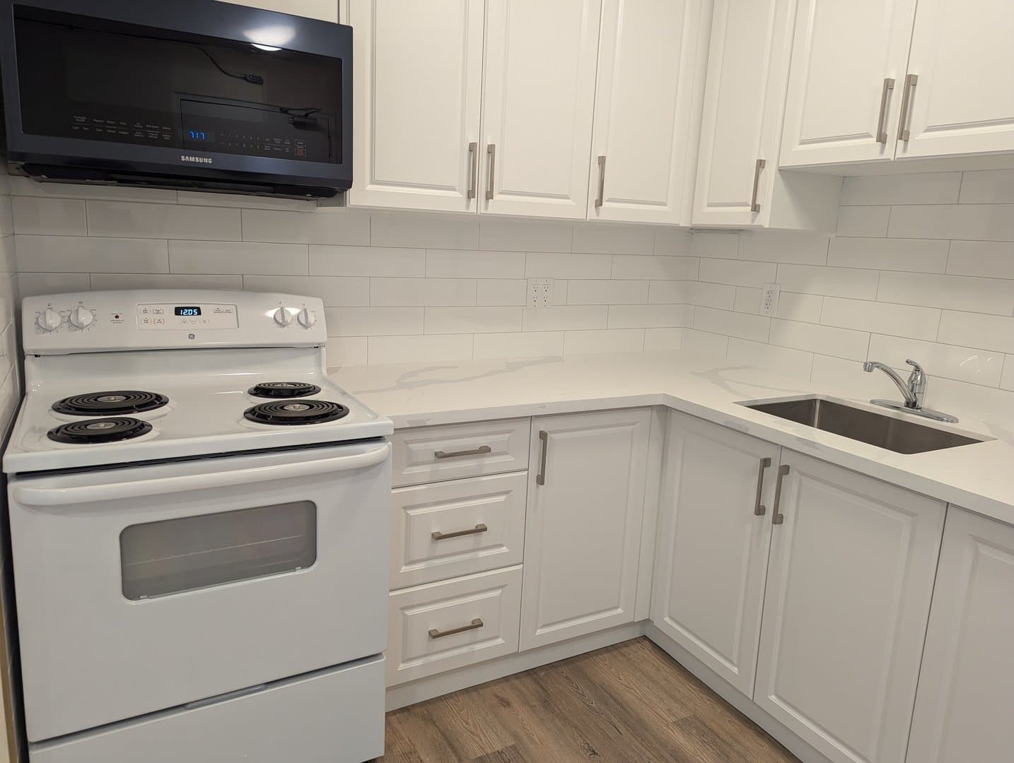 200 Cosburn Avenue - Photo 3