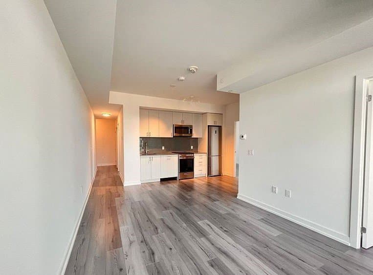 1195 The Queensway - Photo 2