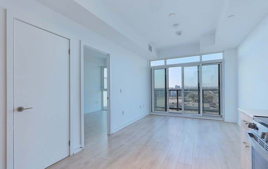 1195 The Queensway - Photo 4
