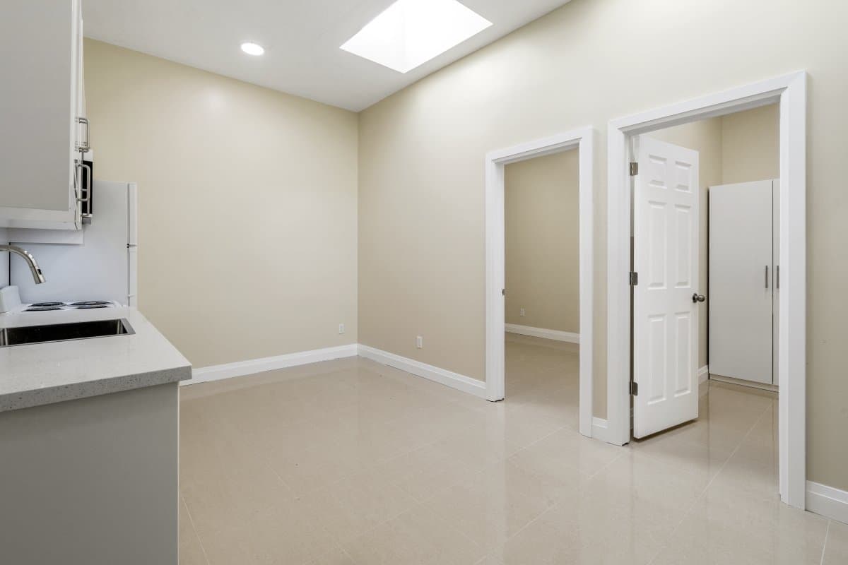 3753 Lake Shore Boulevard West - Photo 3