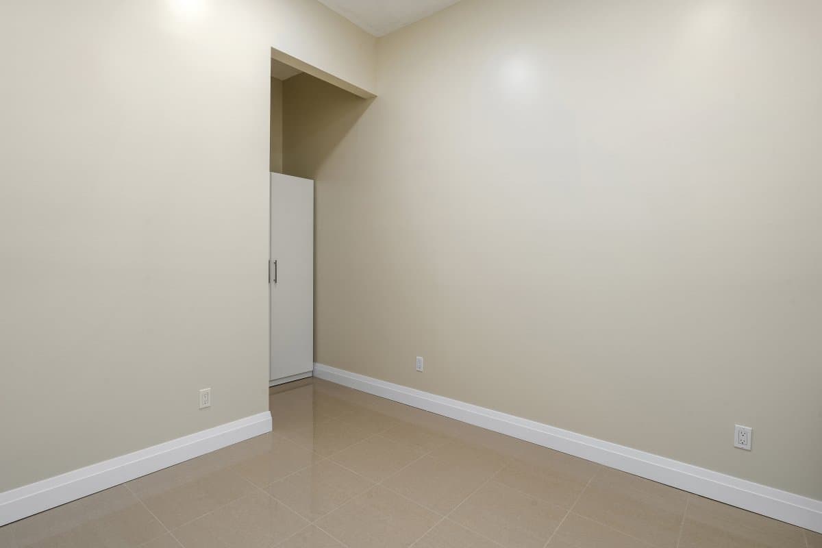 3753 Lake Shore Boulevard West - Photo 4