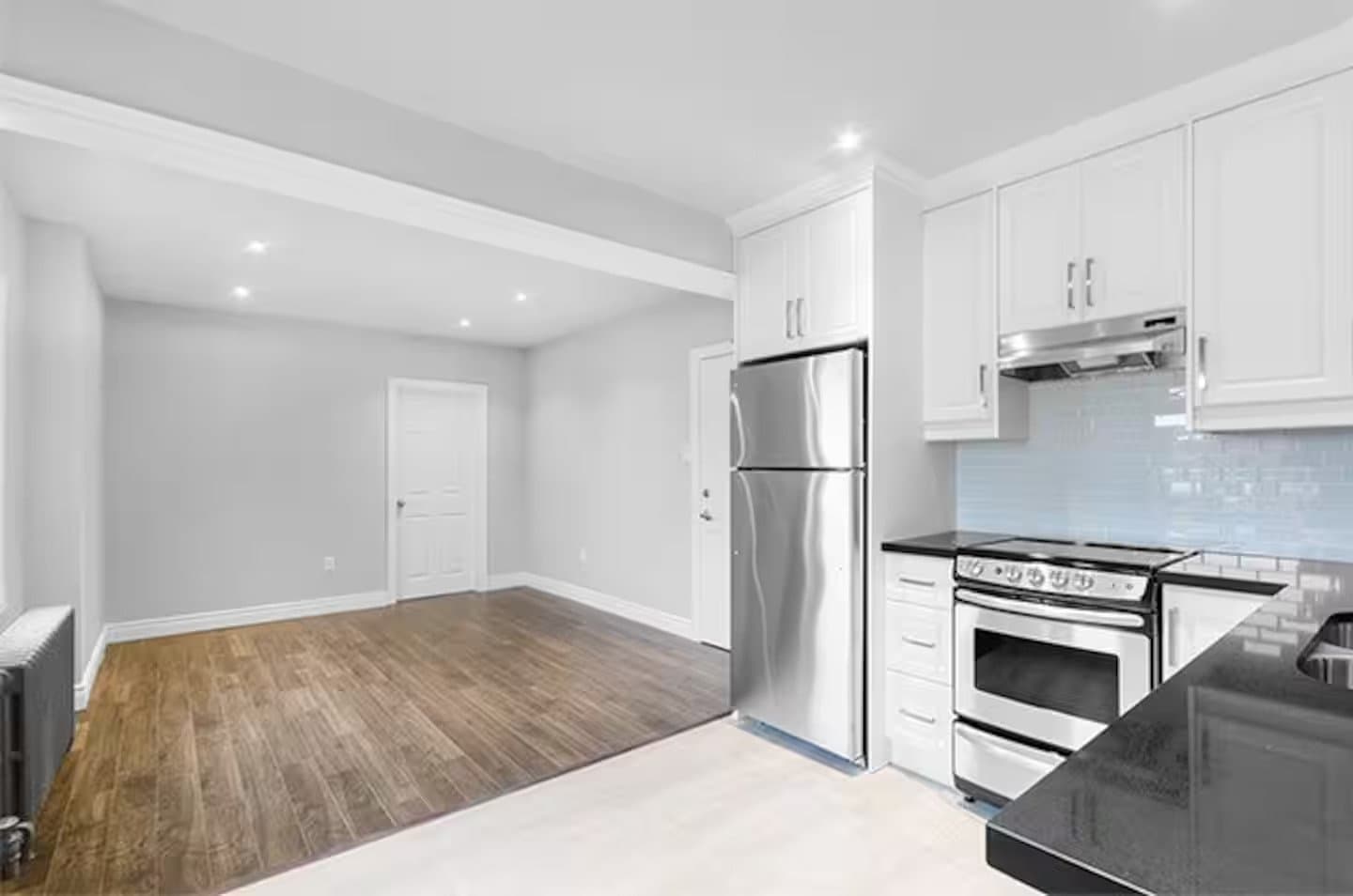 3753 Lake Shore Boulevard West - Photo 2