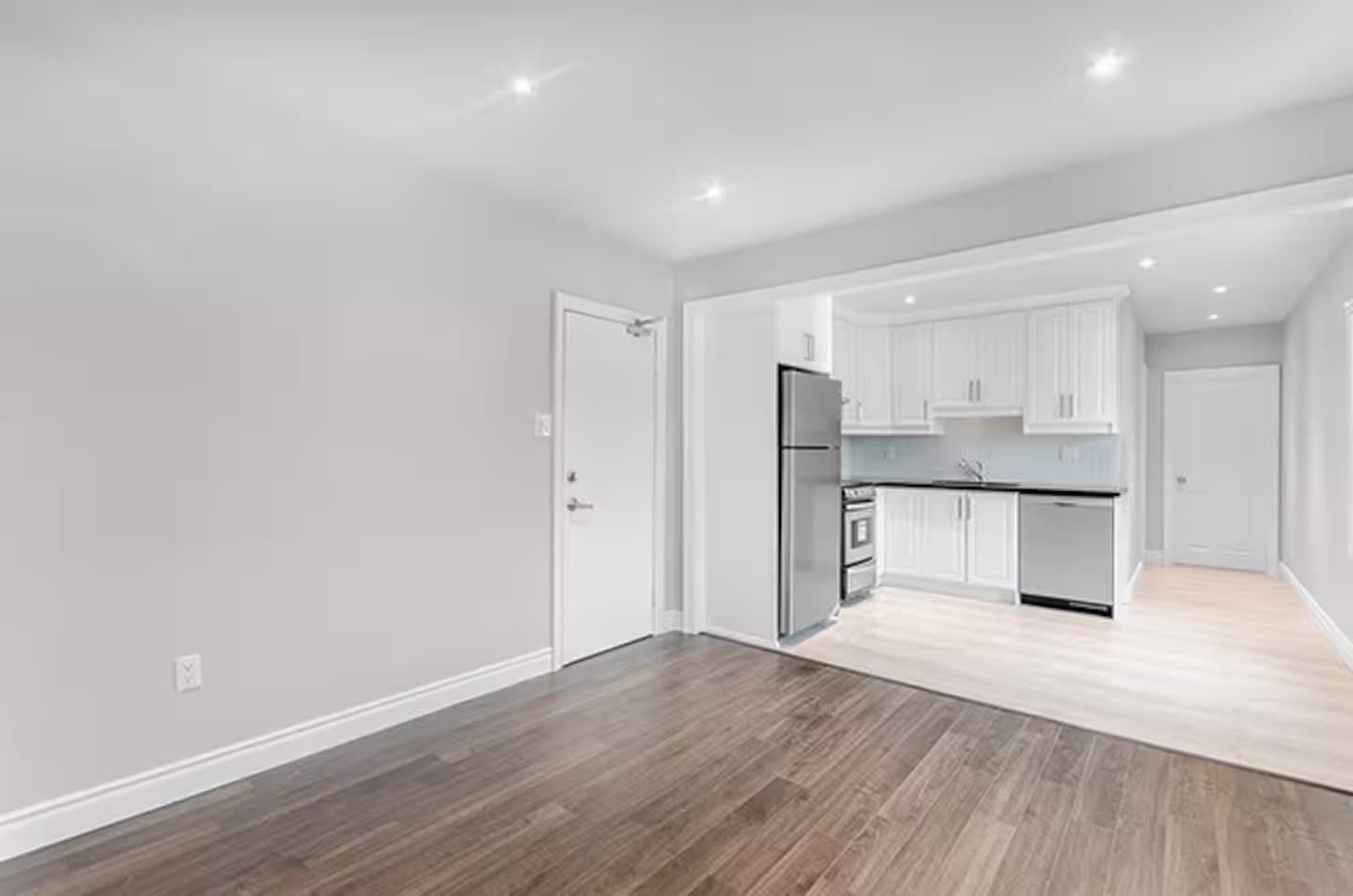 3753 Lake Shore Boulevard West - Photo 3