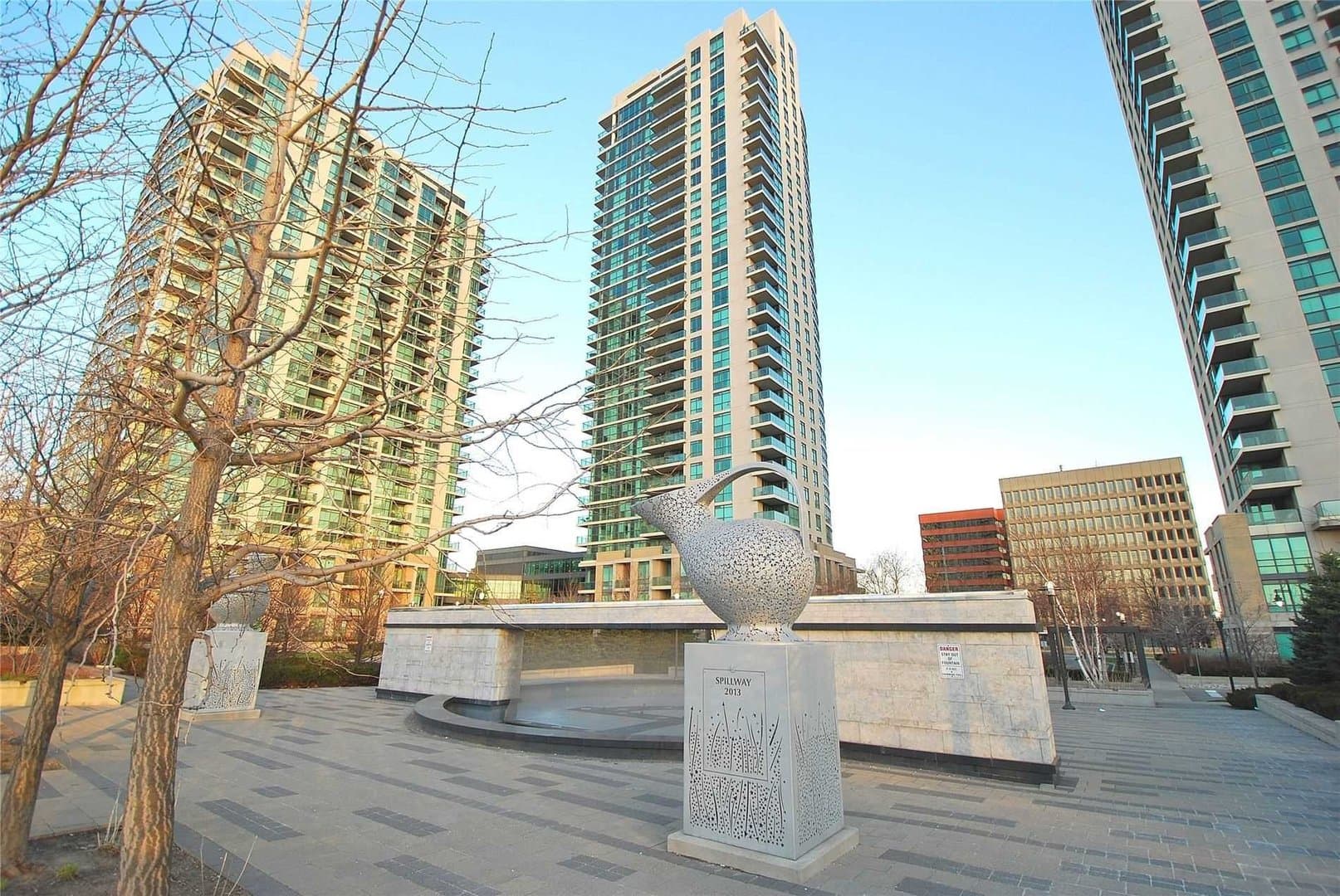 215 Sherway Gardens Road - Photo 2