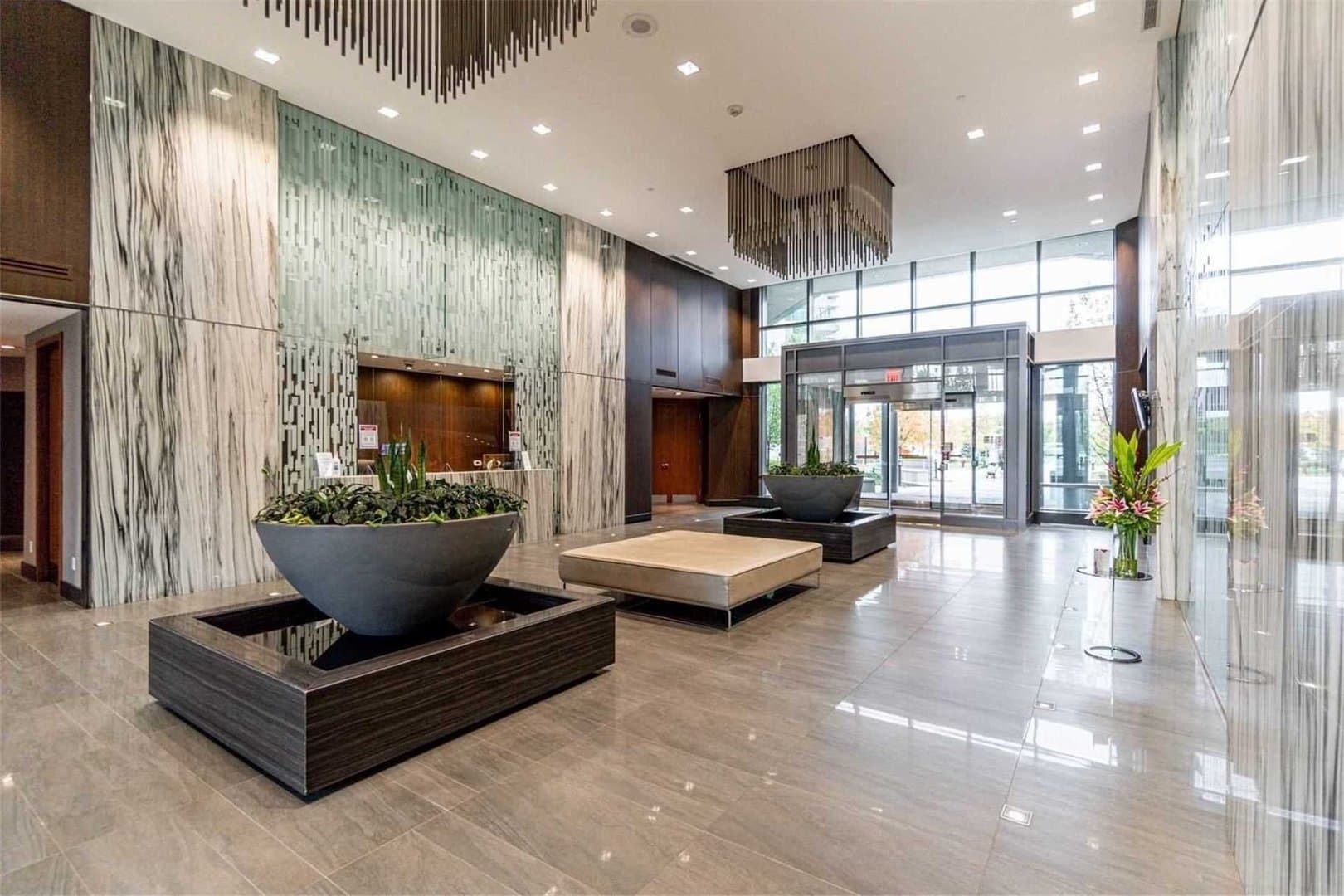 215 Sherway Gardens Road - Photo 3