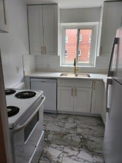 310 The Kingsway - Photo 2