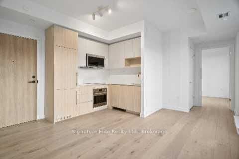 801 The Queensway - Photo 2