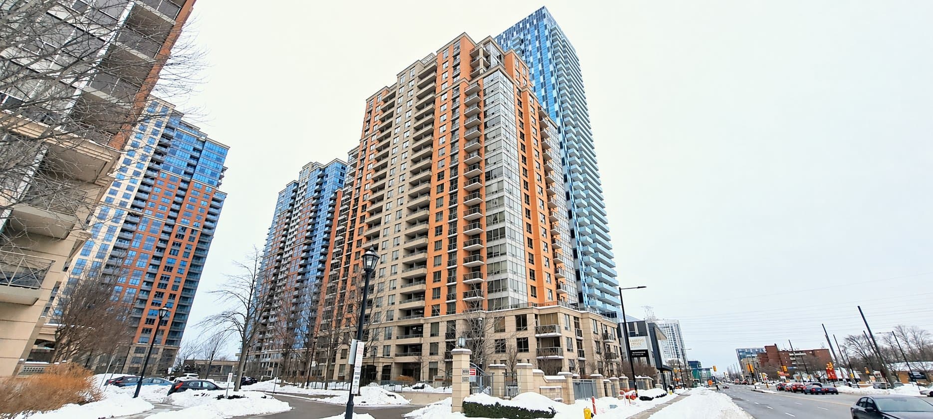 5233 Dundas Street West