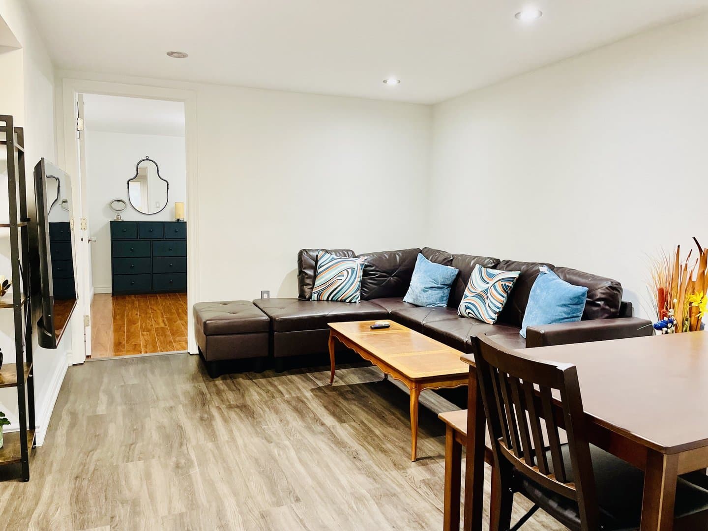 30 Jopling Avenue North - Photo 2