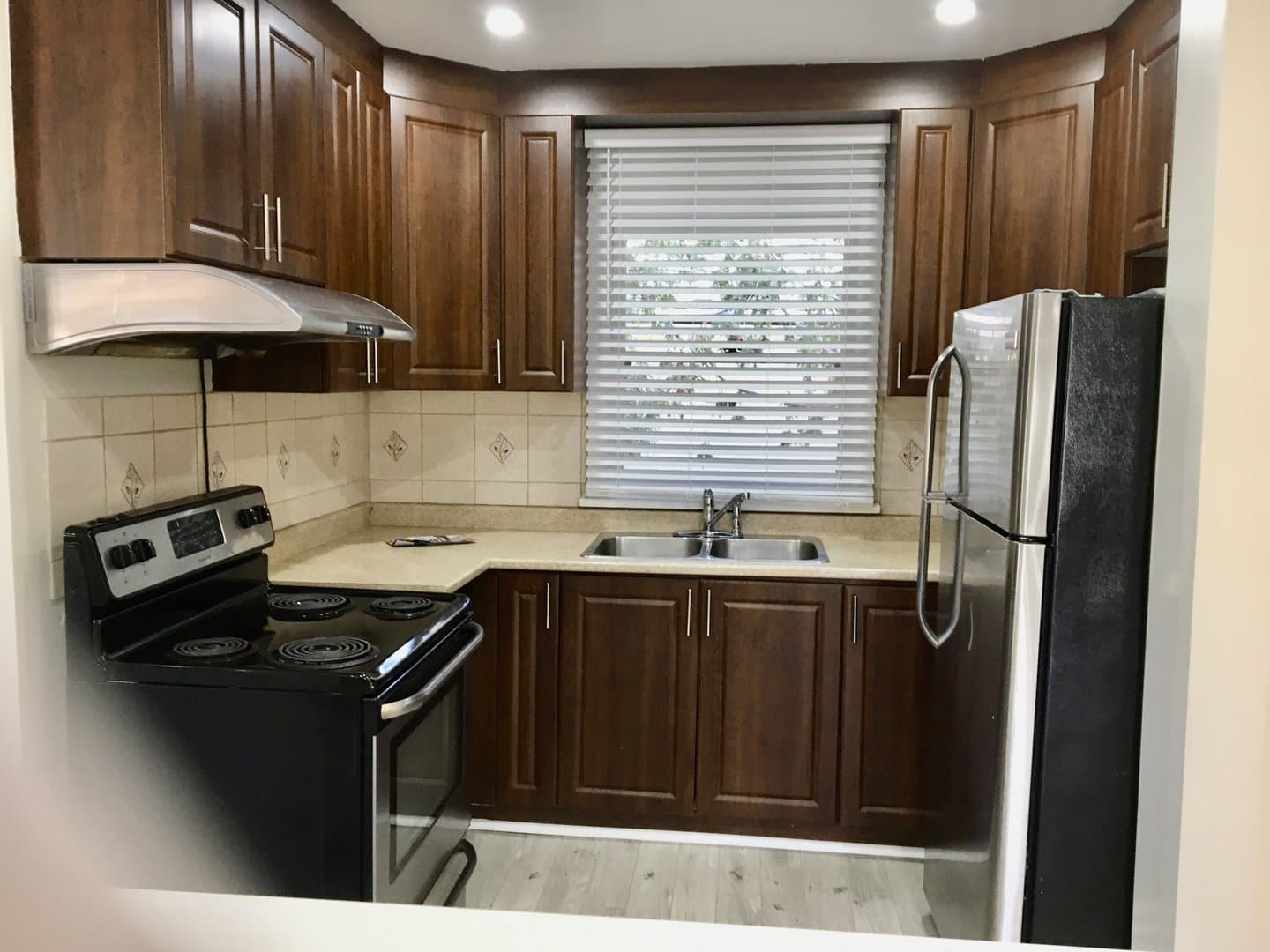 30 Jopling Avenue North - Photo 4