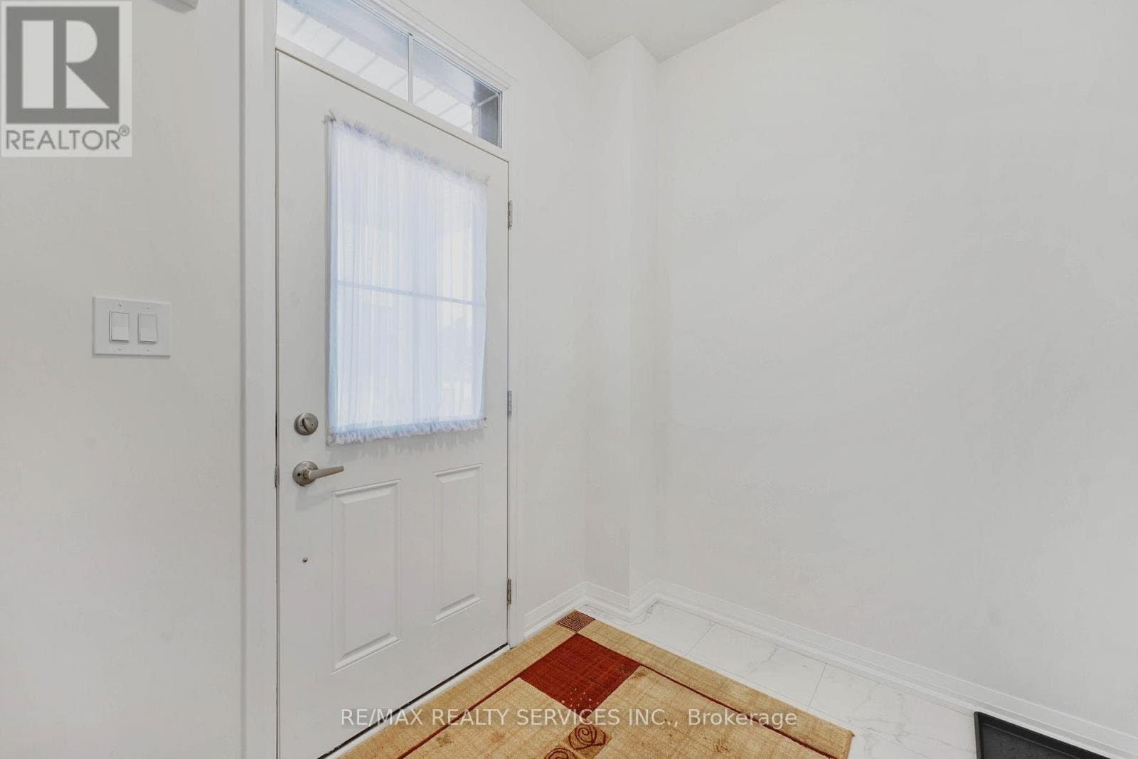 40 Lonsdale Road - Photo 2