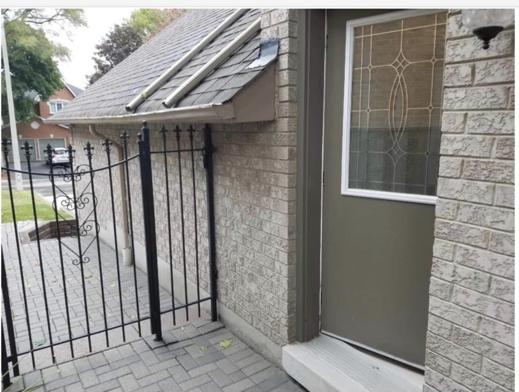 Mineola Road West - Photo 2