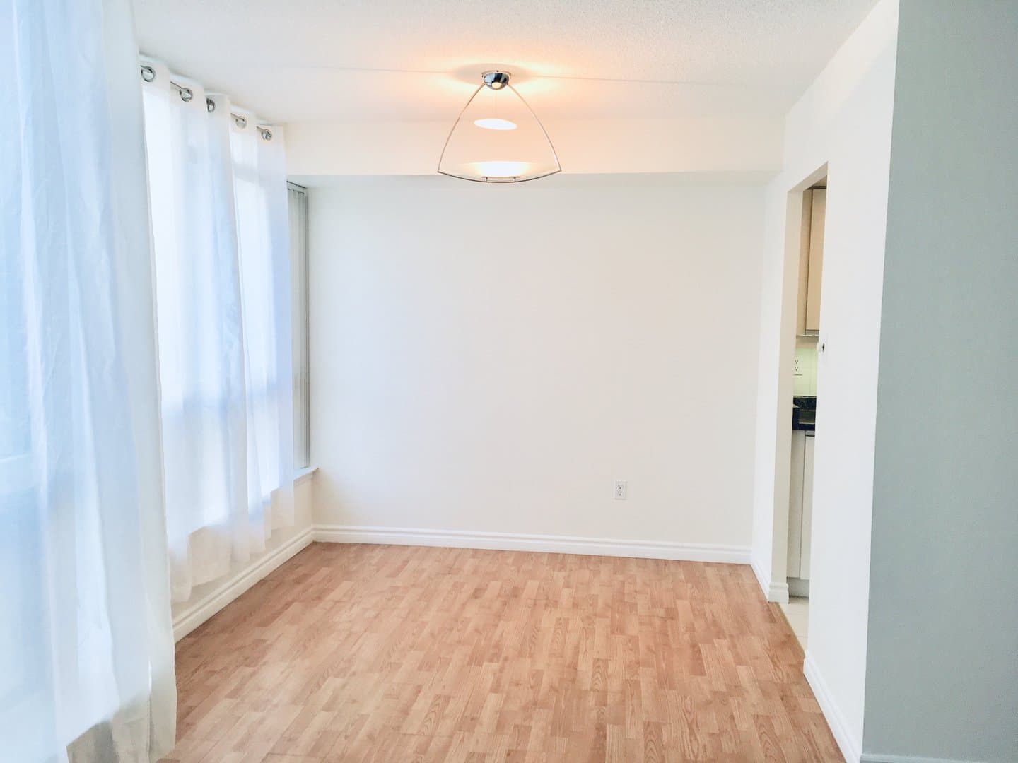 55 Elm Drive West - Photo 2