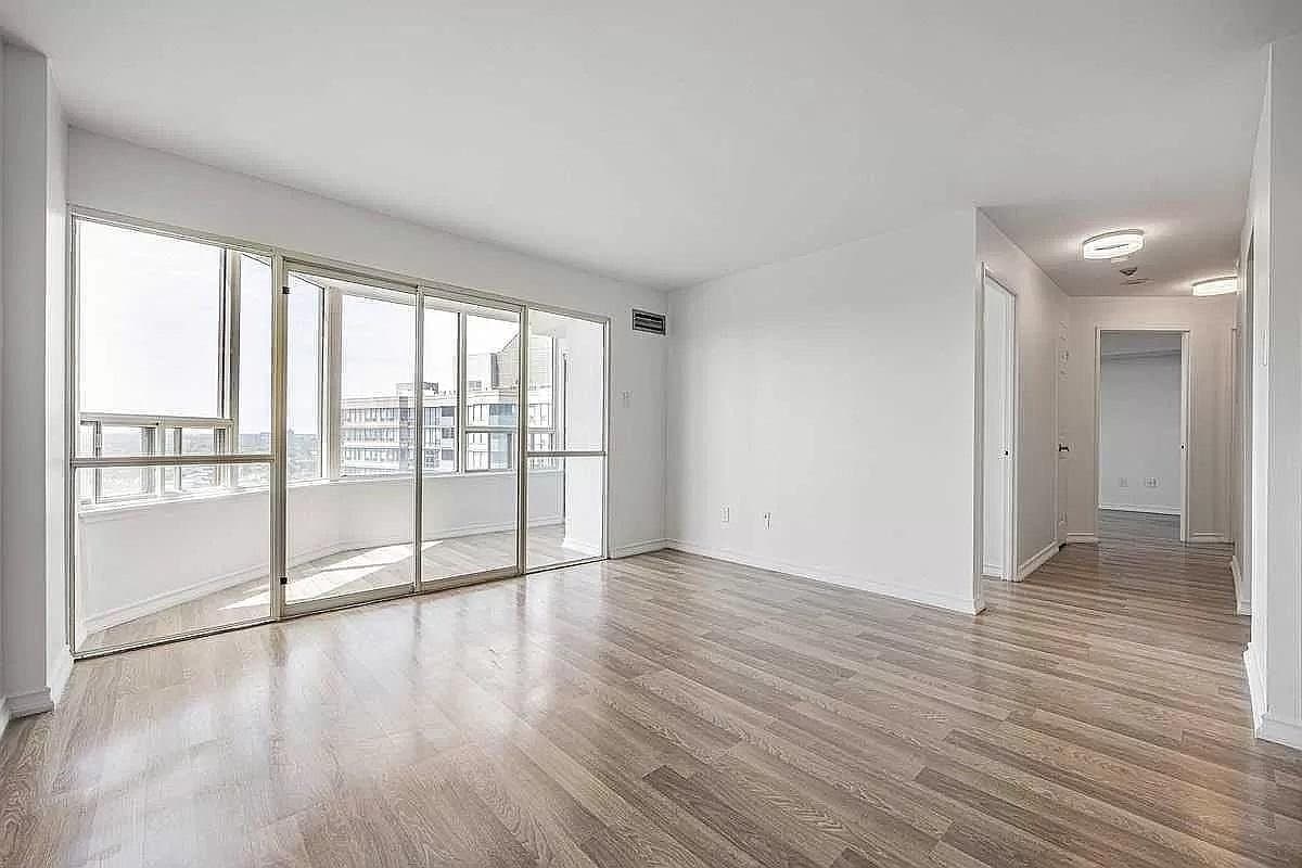 330 Rathburn Road West - Photo 1
