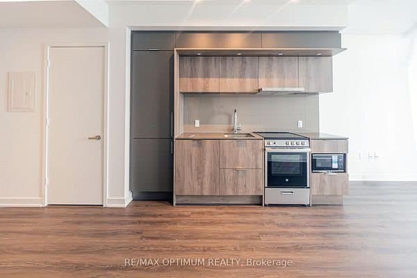 448 Burnhamthorpe Road West - Photo 1