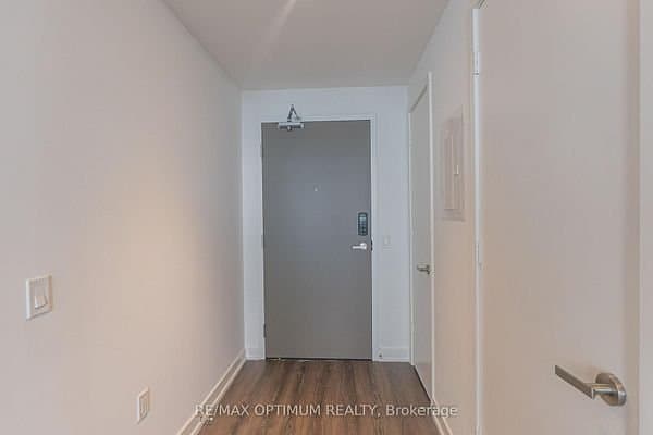 448 Burnhamthorpe Road West - Photo 3