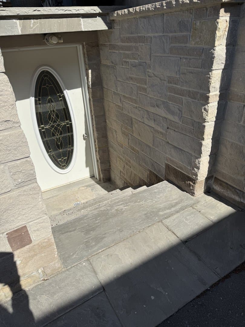 1041 Haig Boulevard - Photo 2