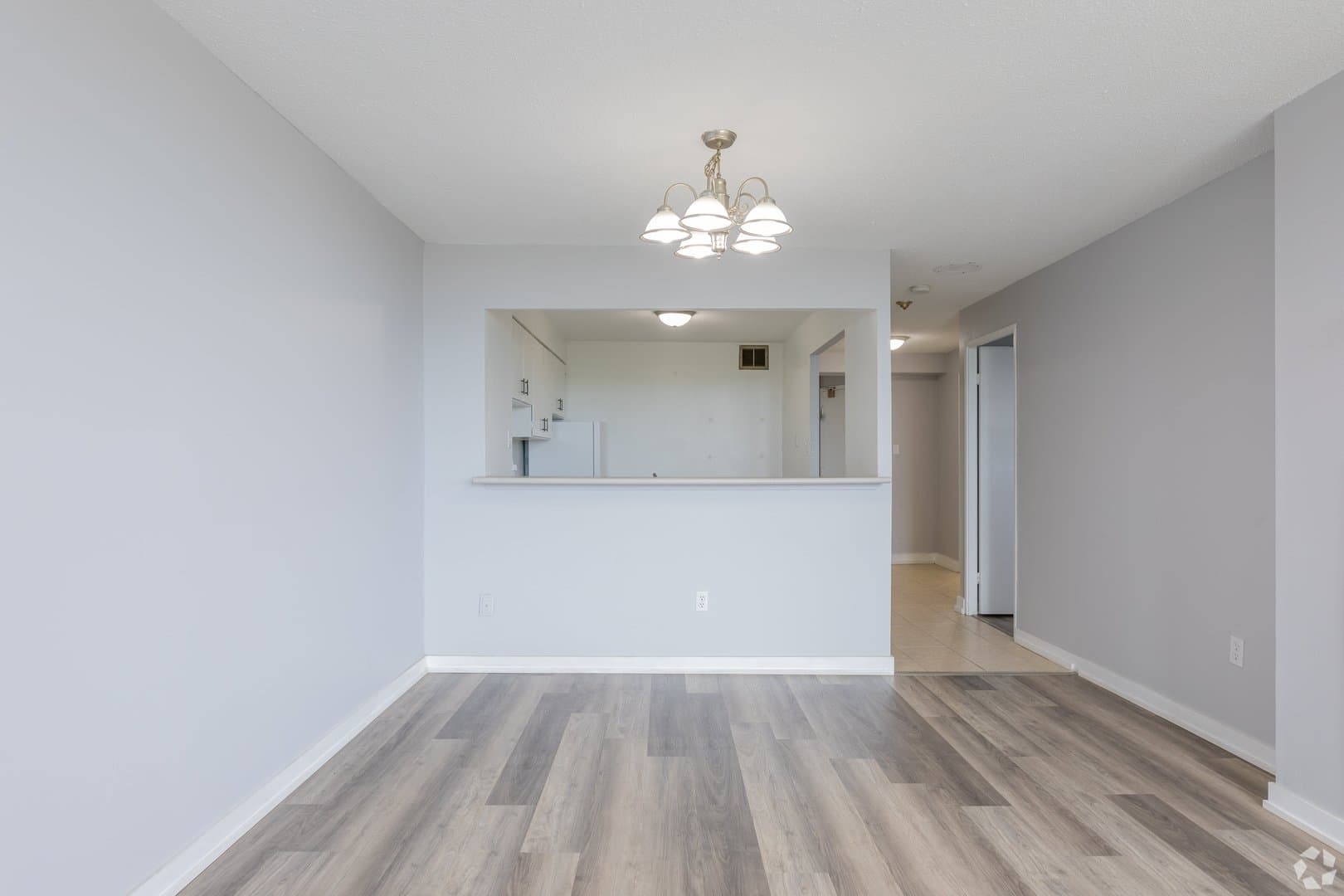 1850 Rathburn Road East - Photo 3