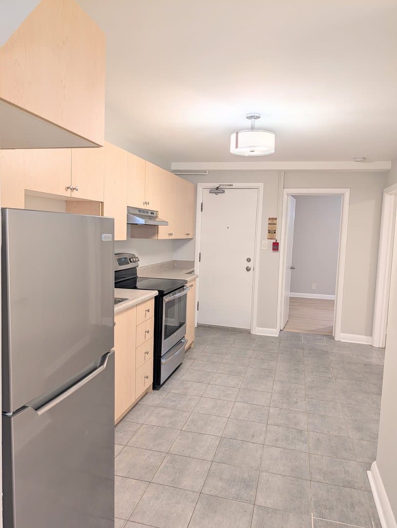 22 Peter Street South - Photo 2