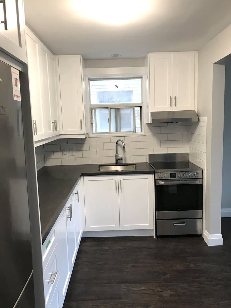 273 Lakeshore Road East - Photo 4