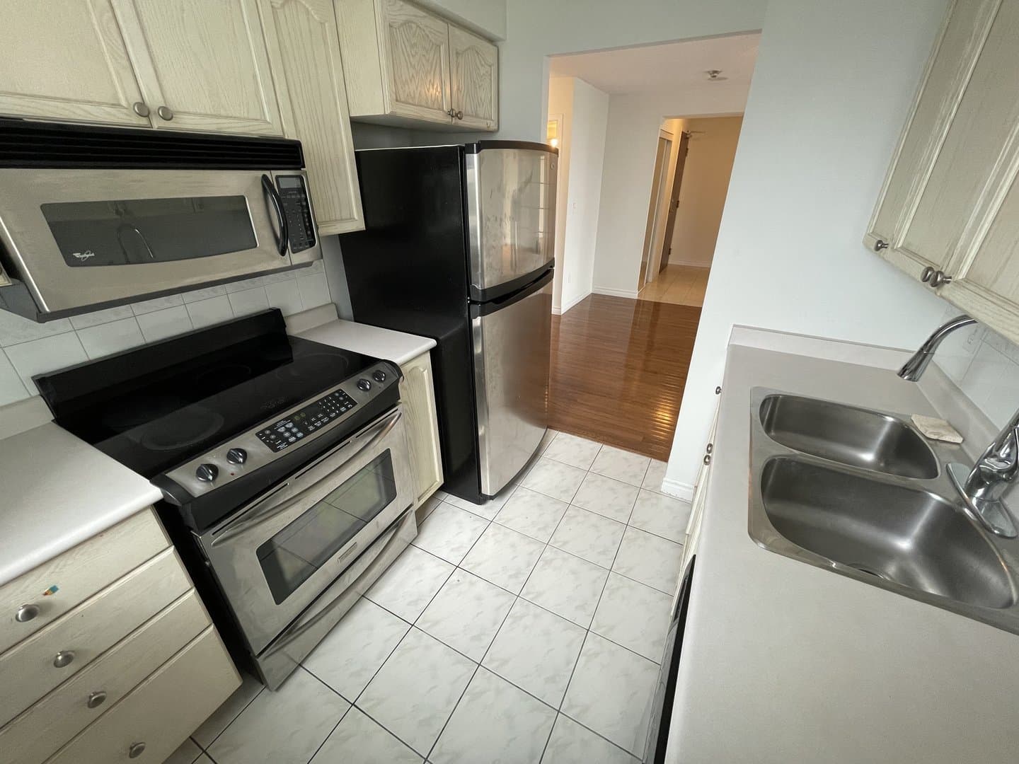 1 Pemberton Avenue - Photo 3