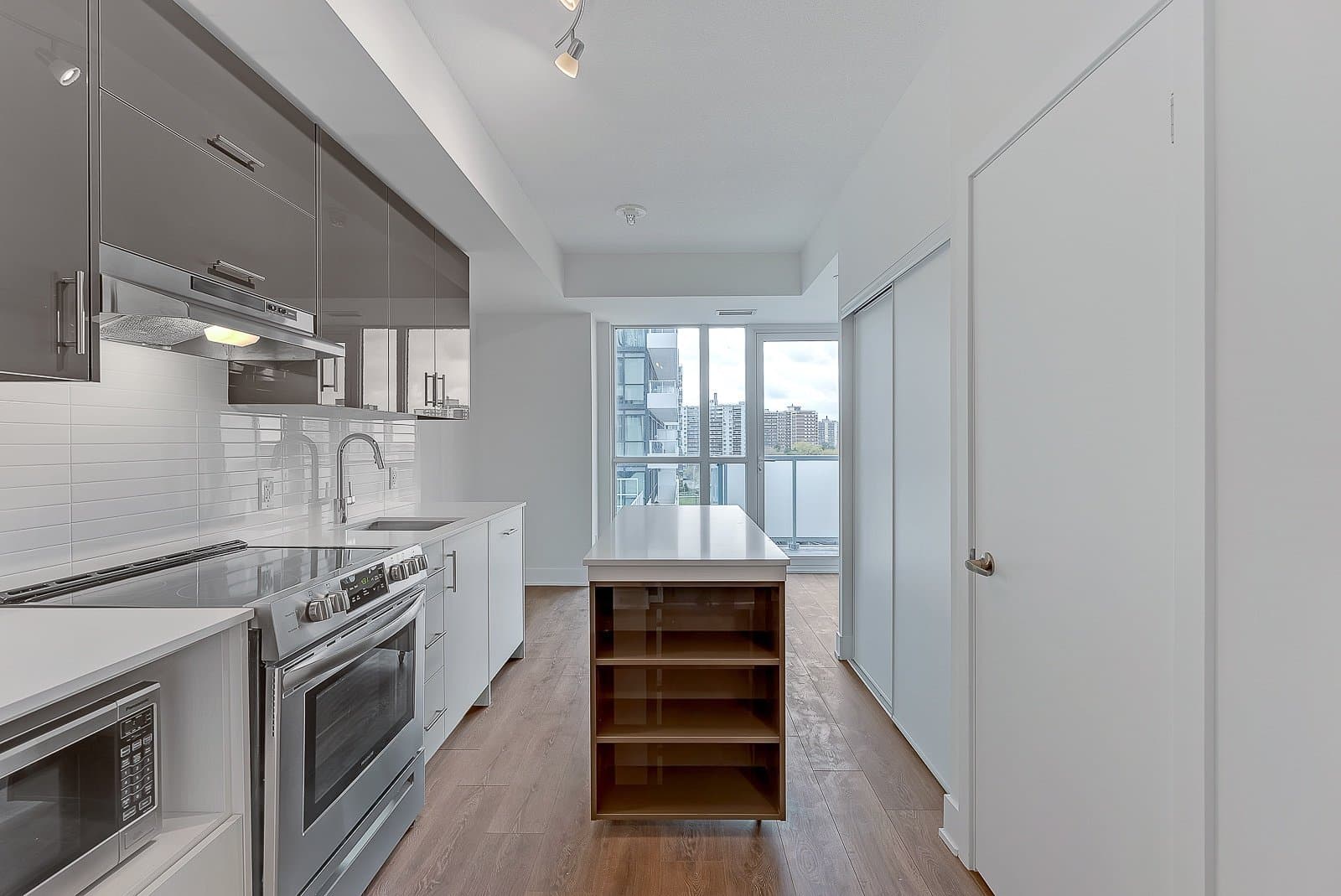 188 Fairview Mall Drive - Photo 4