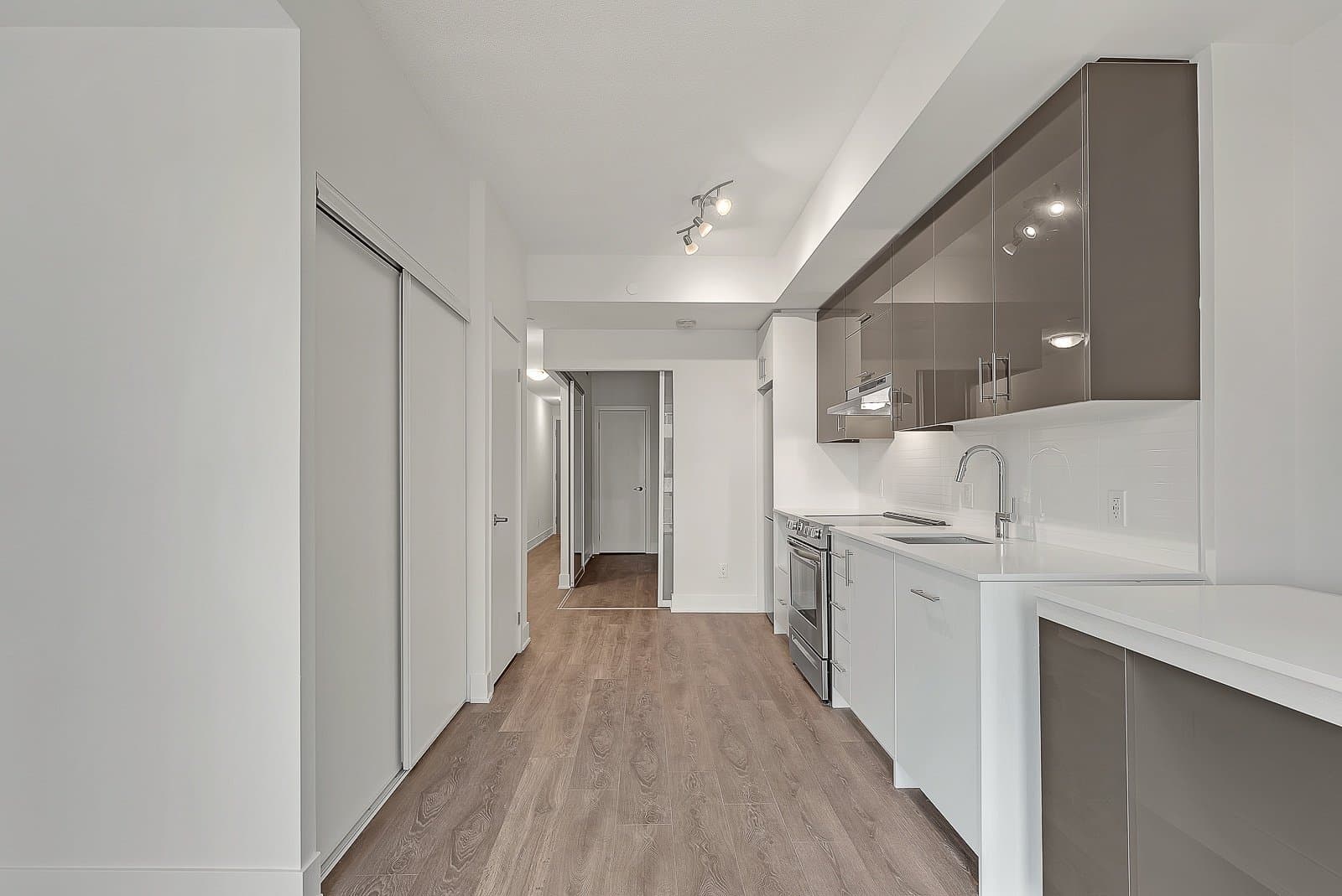 188 Fairview Mall Drive - Photo 2