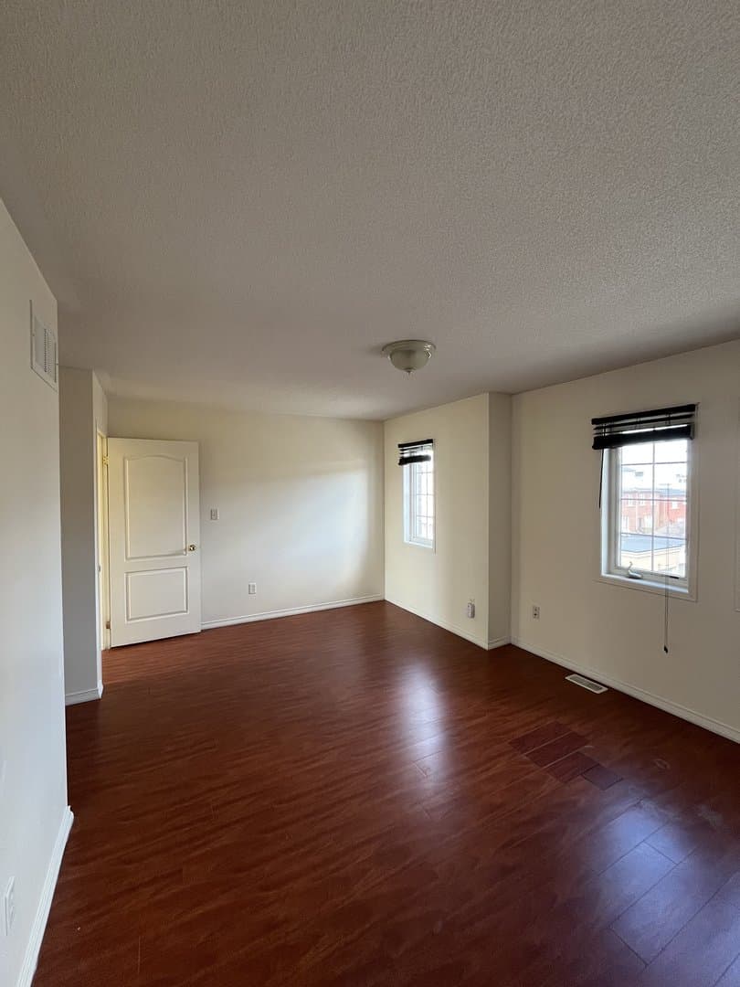 80 Leitch Avenue - Photo 3