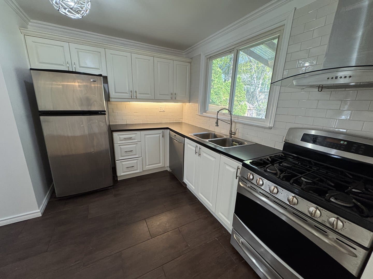 26 Holcolm Road - Photo 2