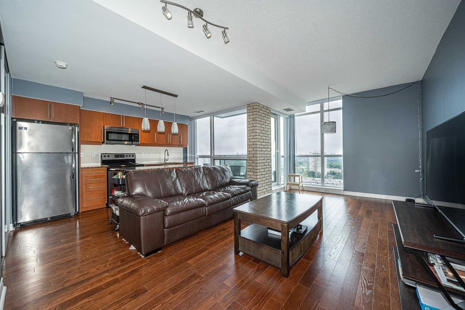 2885 Bayview Avenue - Photo 2