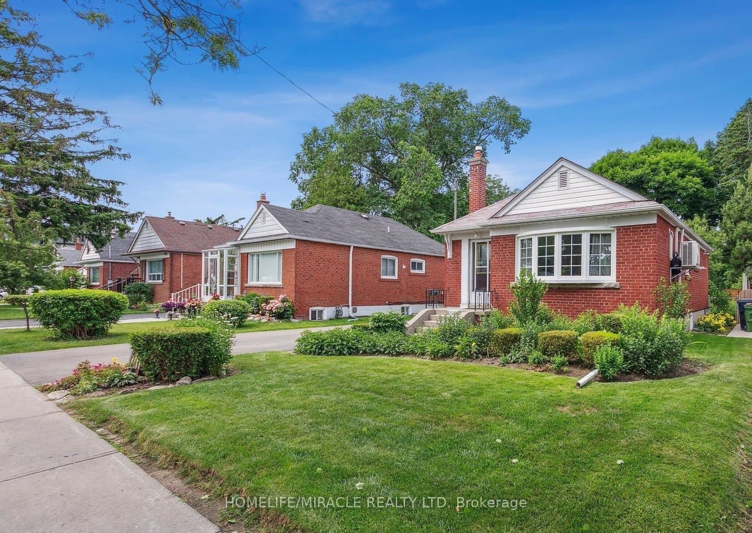 978 Pharmacy Avenue - Photo 3