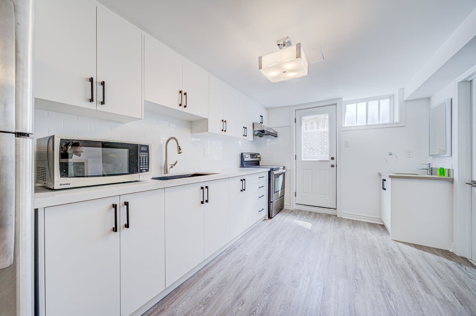 2 Vankirk Road - Photo 2
