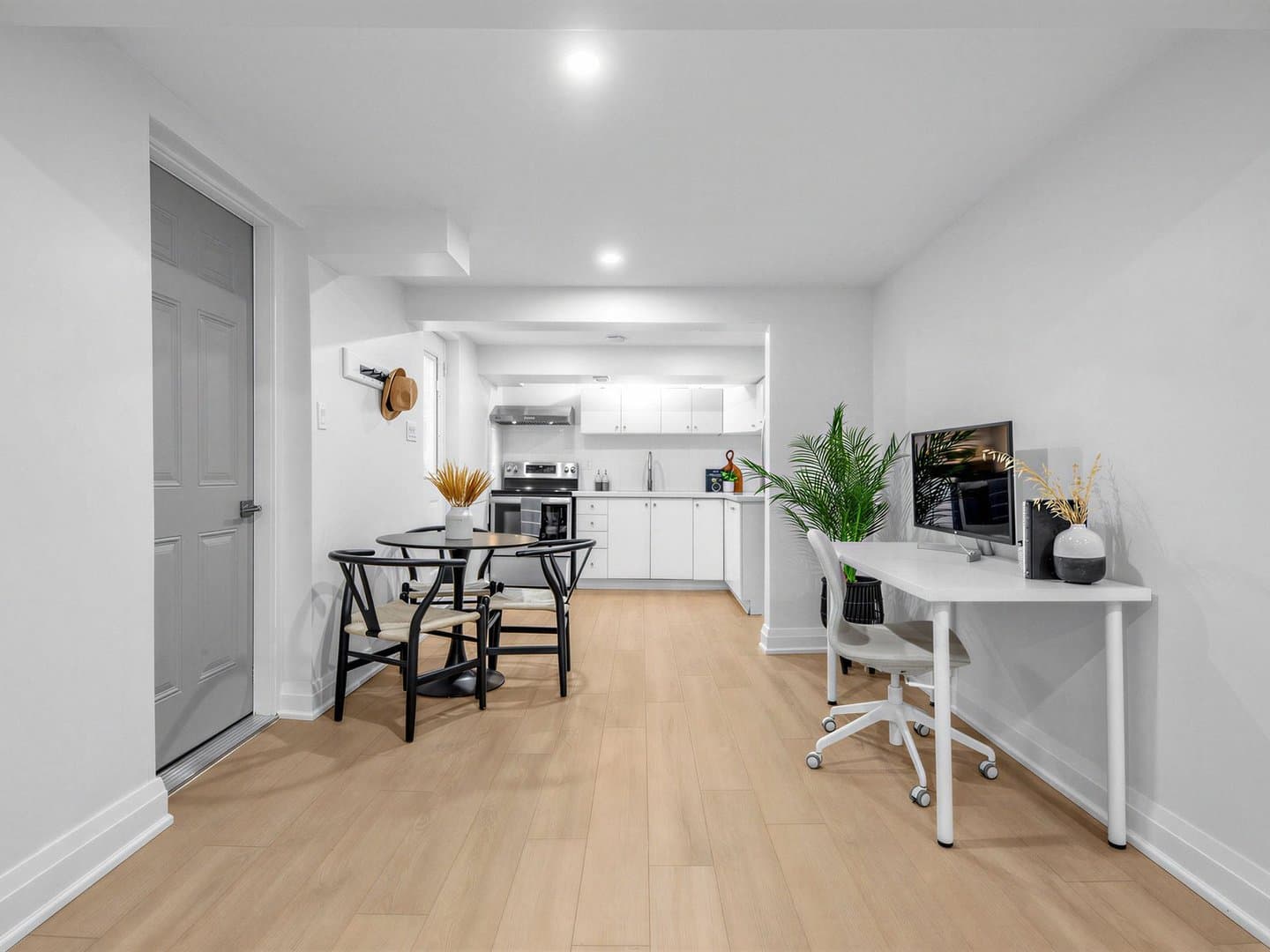 1045 Pharmacy Avenue - Photo 4