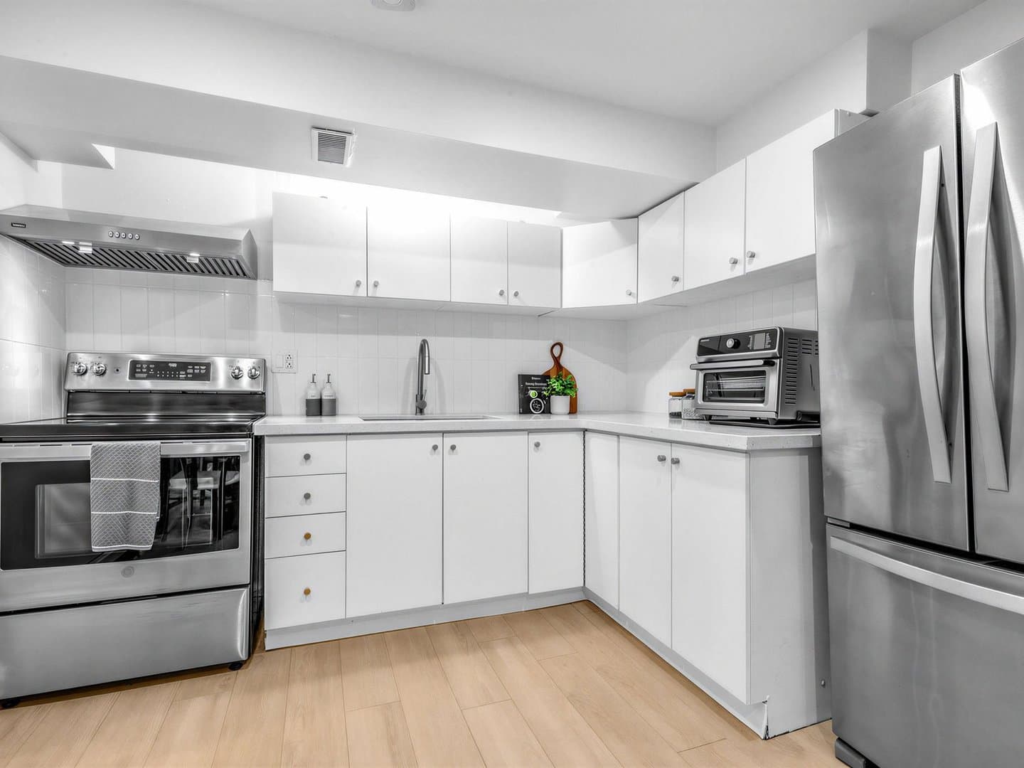 1045 Pharmacy Avenue - Photo 1
