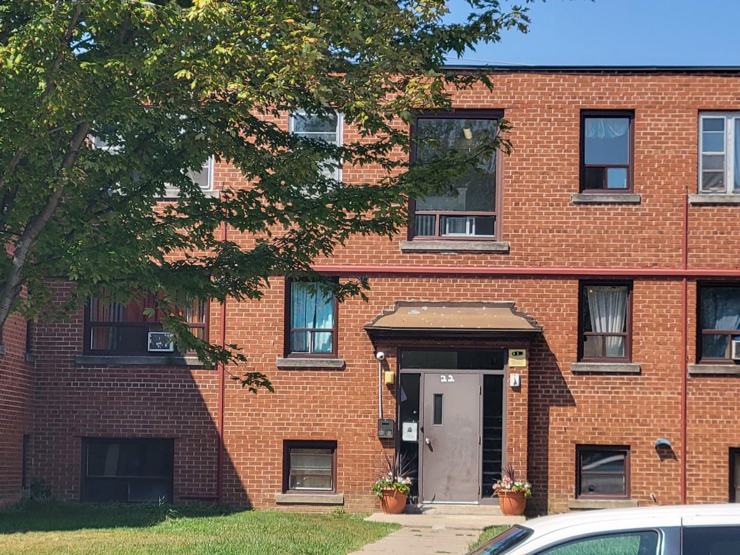 22 Pell Street