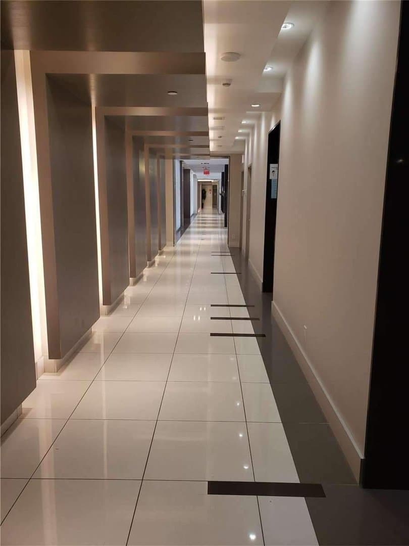 7165 Yonge Street - Photo 2