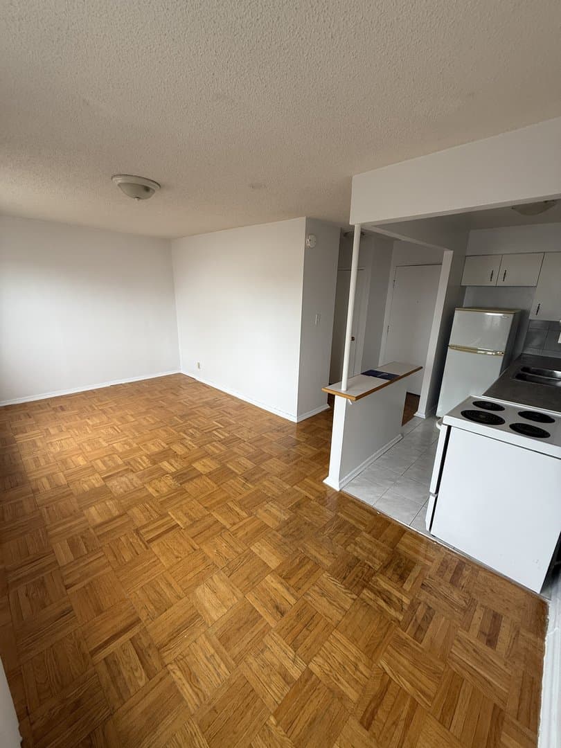 818 Broadview Avenue - Photo 3
