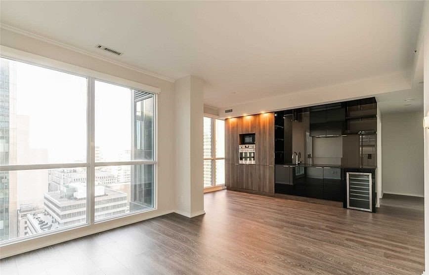 70 Temperance Street - Photo 2