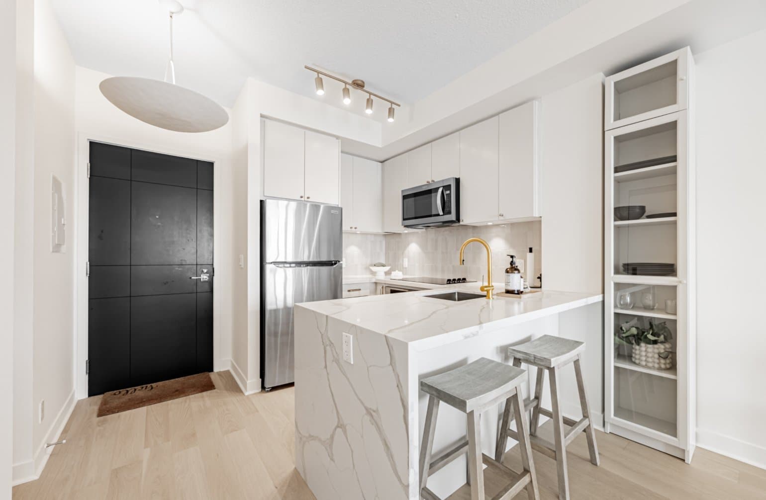 98 Lillian Street - Photo 2