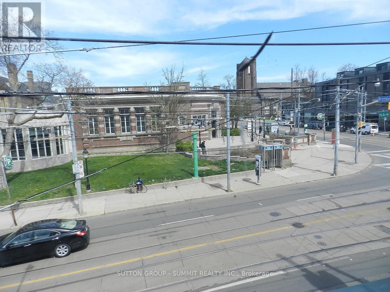 577 Gerrard Street - Photo 2
