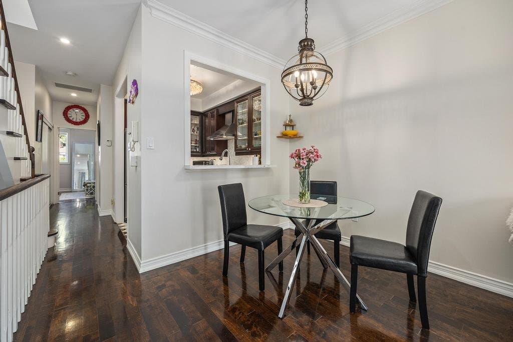645 Davenport Road - Photo 3